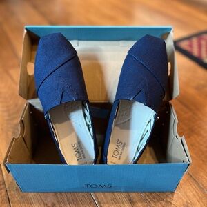 TOMS Men's Classic Blue Loafers